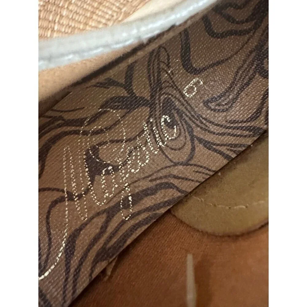 Vintage Majestic women’s size 6 flats